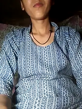 Kanika kumari01 online show from 04/18/26, 08:53