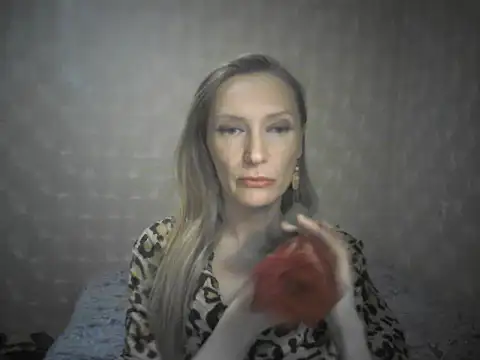 Snapshot of LunaBelle8 chatting on 04/19/26, 05:47 LunaBelle8 online show from 04/19/26, 05:47