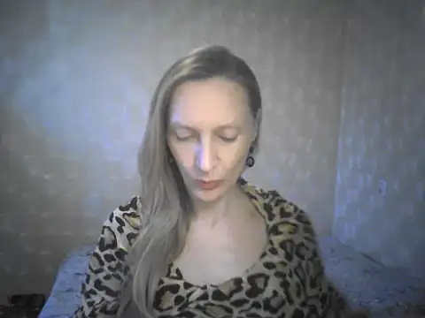 Snapshot of LunaBelle8 chatting on 04/23/26, 05:14 LunaBelle8 online show from 04/23/26, 05:14
