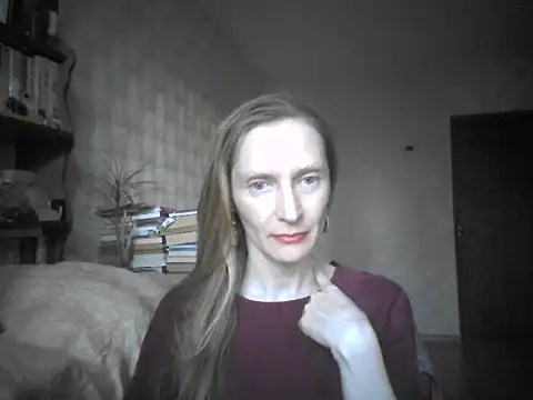 Snapshot of LunaBelle8 chatting on 05/15/26, 05:00 LunaBelle8 online show from 05/15/26, 05:00
