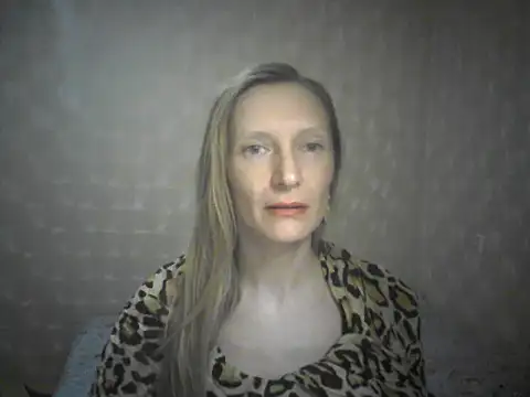 Snapshot of LunaBelle8 chatting on 04/18/26, 07:07 LunaBelle8 online show from 04/18/26, 07:07