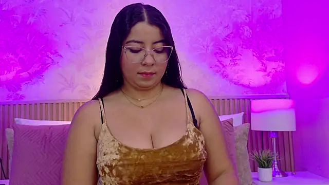 Darcy glow  online show from 05/08/26, 11:36