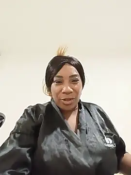 Snapshot of MadameEbony chatting on 07/16/26, 11:40 MadameEbony online show from 07/16/26, 11:40