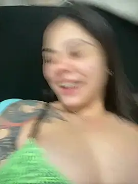 Snapshot of Livia-cortez chatting on 05/25/26, 12:26 Livia-cortez online show from 05/25/26, 12:26