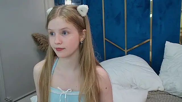 Snapshot of LilianHowards chatting on 06/22/26, 10:34 LilianHowards online show from 06/22/26, 10:34