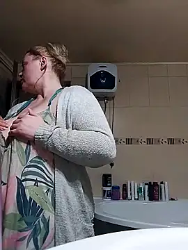 BigBoobsMia123 online show from 04/16/26, 09:39