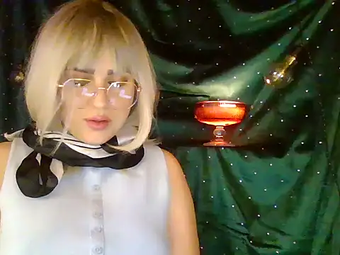 MillaNox online show from 04/17/26, 09:17