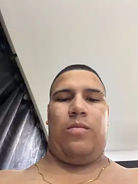 Patricio 02 online show from 05/17/26, 04:01