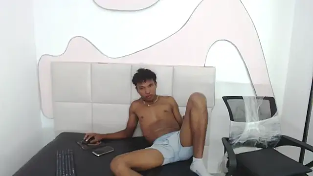 Chris Hott online show from 04/19/26, 02:23