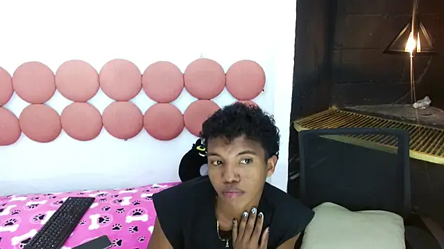 Chris Hott online show from 04/21/26, 02:14