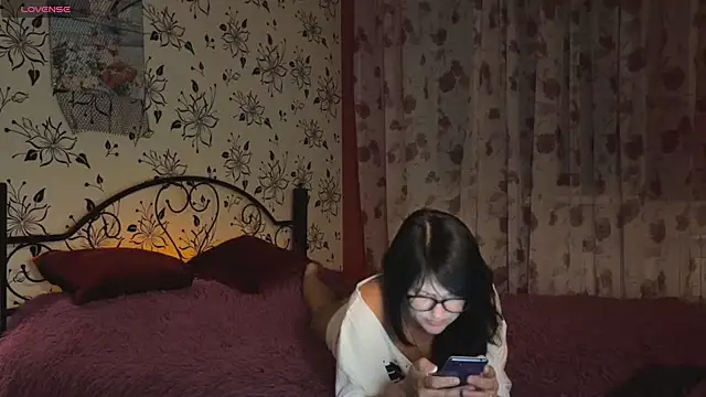 OxiLovex online show from 06/25/26, 08:03