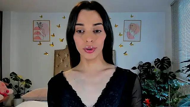 Snapshot of bella_grego chatting on 06/19/26, 08:25 bella grego online show from 06/19/26, 08:25
