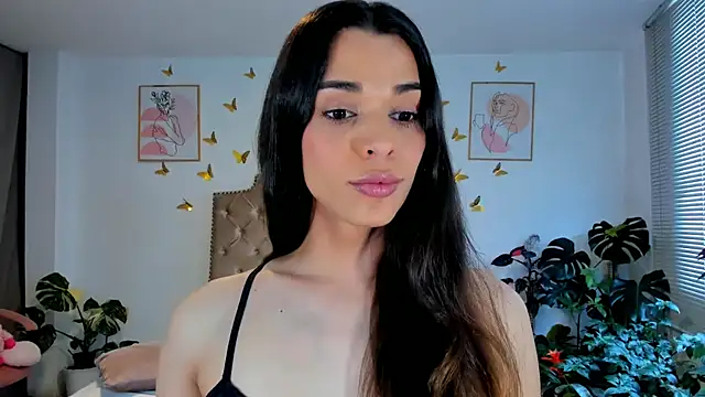 Snapshot of bella_grego chatting on 07/16/26, 05:32 bella grego online show from 07/16/26, 05:32