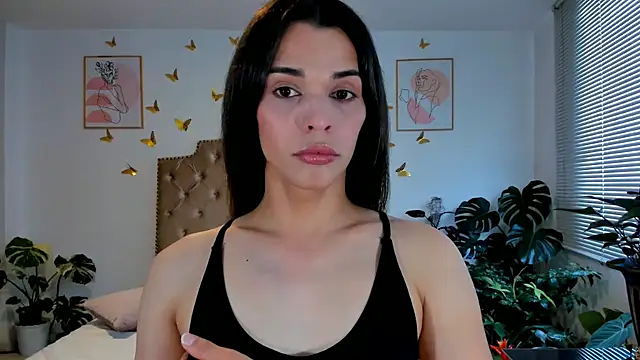 Snapshot of bella_grego chatting on 05/08/26, 05:17 bella grego online show from 05/08/26, 05:17