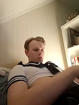 femboy066 online show from 04/16/26, 09:15