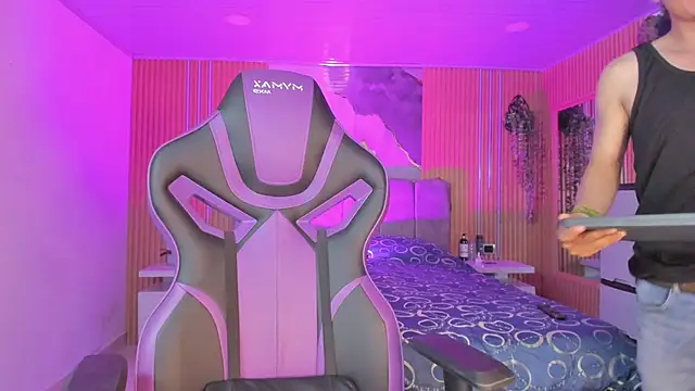 Owen Drake online show from 04/24/26, 03:41