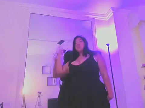 ema  adams online show from 04/20/26, 09:38