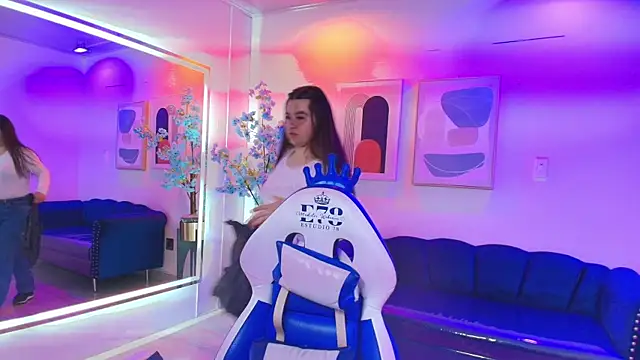 Anya Volke online show from 05/04/26, 07:28