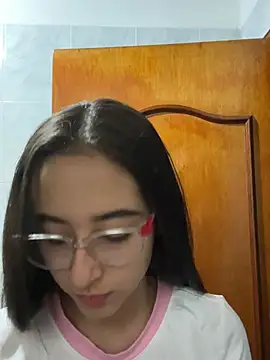 Snapshot of Abby_Coper1 chatting on 07/18/26, 03:59 Abby Coper1 online show from 07/18/26, 03:59