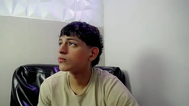 Snapshot of Yosepp_cum chatting on 04/29/26, 03:43 Yosepp cum online show from 04/29/26, 03:43