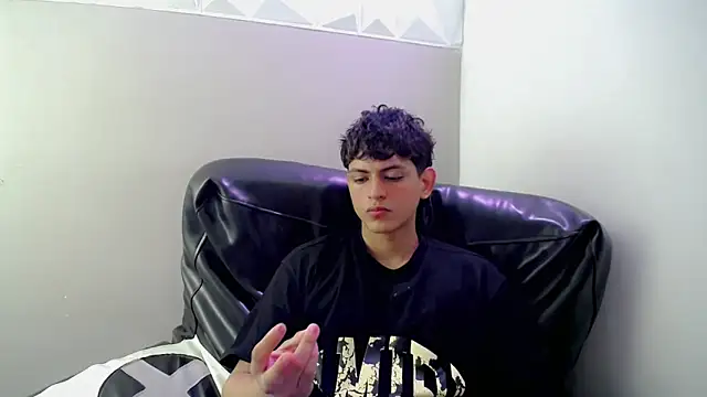 Snapshot of Yosepp_cum chatting on 04/21/26, 03:13 Yosepp cum online show from 04/21/26, 03:13