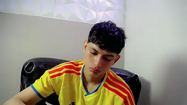 Snapshot of Yosepp_cum chatting on 04/23/26, 03:46 Yosepp cum online show from 04/23/26, 03:46