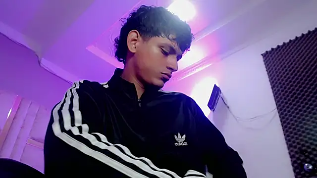 Snapshot of Yosepp_cum chatting on 04/19/26, 01:06 Yosepp cum online show from 04/19/26, 01:06