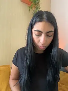 Snapshot of Lily_Rush chatting on 06/16/26, 01:11 Lily Rush online show from 06/16/26, 01:11
