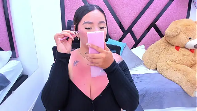 MiaaCastroo online show from 05/19/26, 01:21