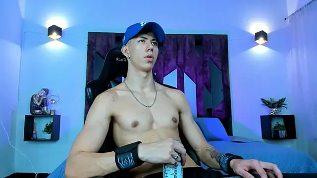 OliverThompsonJS online show from 04/21/26, 04:08