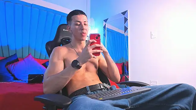 OliverThompsonJS online show from 05/13/26, 07:59