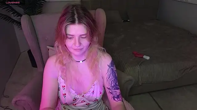 TonyaMeow online show from 05/08/26, 01:20
