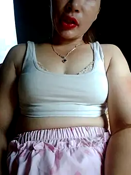 Snapshot of Tieuthu2 chatting on 06/25/26, 12:52 Tieuthu2 online show from 06/25/26, 12:52