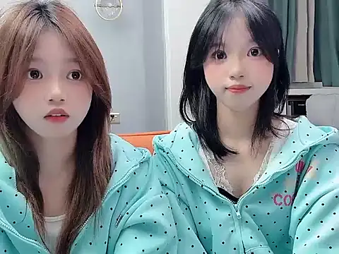 TwinXXbaby online show from 04/18/26, 11:34