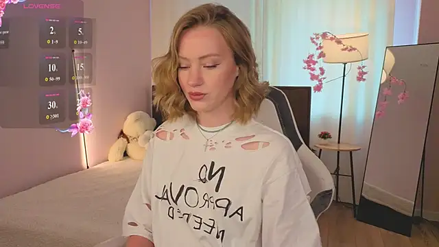 EvaHamilton online show from 07/11/26, 12:00