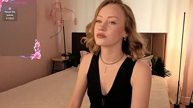 EvaHamilton online show from 06/22/26, 12:27
