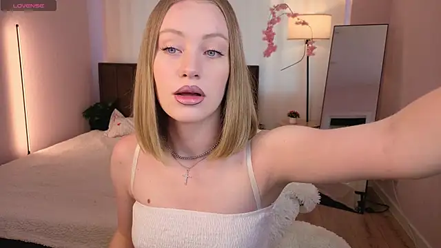 EvaHamilton online show from 07/21/26, 12:57