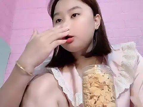 NhungNhun789 online show from 05/04/26, 08:44
