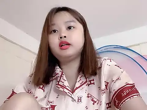 NhungNhun789 online show from 05/17/26, 08:36