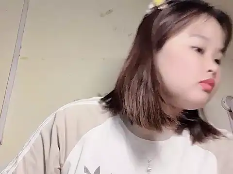 NhungNhun789 online show from 05/20/26, 03:53