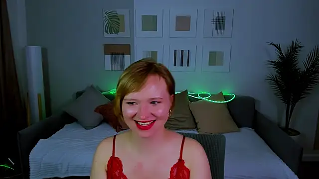 TrishaSmitty online show from 04/18/26, 02:08