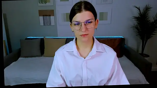 AnnaThorne online show from 04/30/26, 04:30