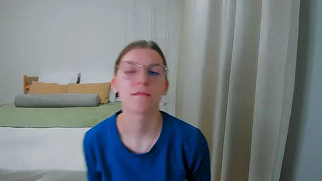 AnnaThorne online show from 05/05/26, 04:37
