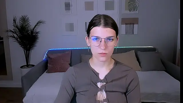 AnnaThorne online show from 05/16/26, 04:33