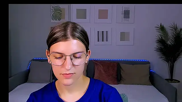 AnnaThorne online show from 06/02/26, 09:31