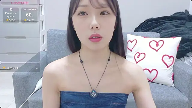 Snapshot of Minamina2 chatting on 07/14/26, 10:21 Minamina2 online show from 07/14/26, 10:21