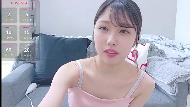 Snapshot of Minamina2 chatting on 05/26/26, 12:42 Minamina2 online show from 05/26/26, 12:42