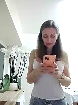 irresistibelle online show from 05/08/26, 12:14