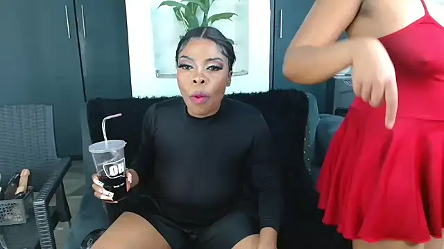 SweetHotLips102 online show from 07/07/26, 07:23