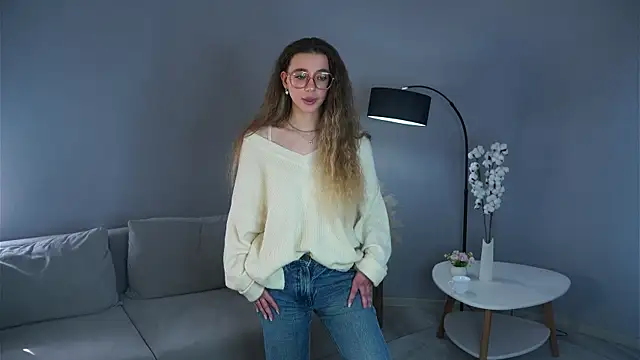 KaraCose online show from 04/18/26, 04:37